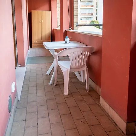 Se042 - Marzocca, Comodo Trilocale A 100 Mt Dal Mare *