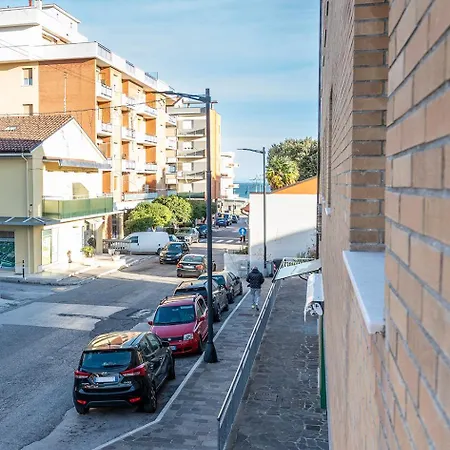 Se042 - Marzocca, Comodo Trilocale A 100 Mt Dal Mare Apartamento